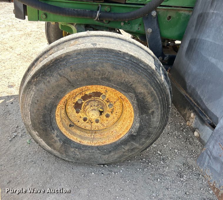 image for item LU9952 2003 John Deere  6420 tractor