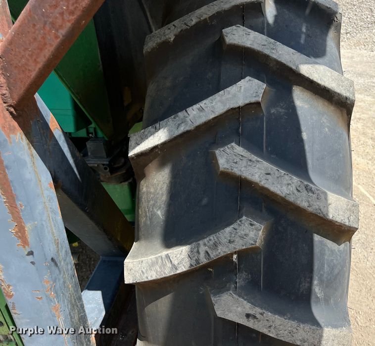 image for item LU9952 2003 John Deere  6420 tractor