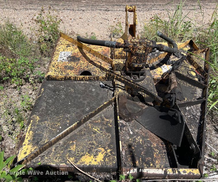 image for item LU9952 2003 John Deere  6420 tractor