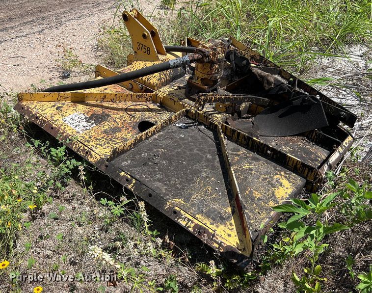 image for item LU9952 2003 John Deere  6420 tractor