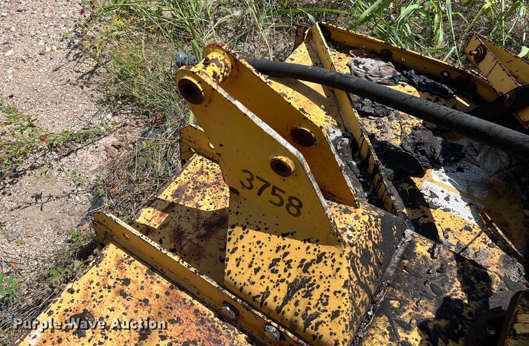 image for item LU9952 2003 John Deere  6420 tractor