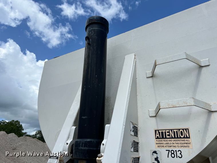 image for item LU9953 2013 CTS HRD 32 end dump trailer