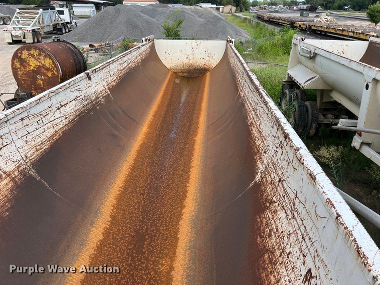 image for item LU9953 2013 CTS HRD 32 end dump trailer