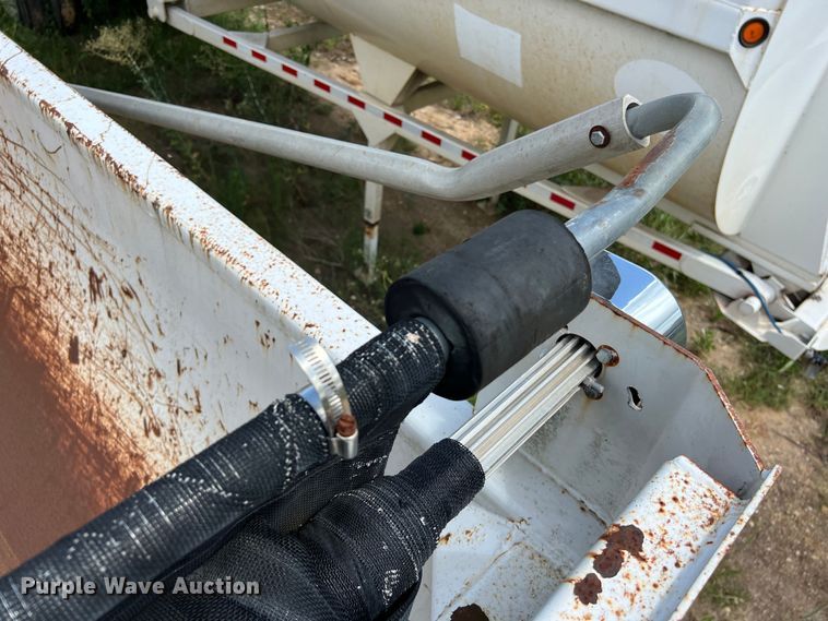 image for item LU9953 2013 CTS HRD 32 end dump trailer