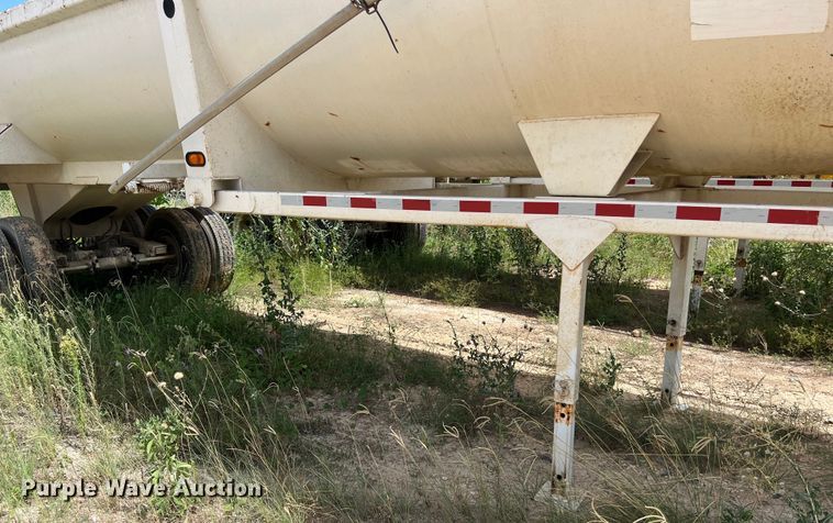 image for item LU9953 2013 CTS HRD 32 end dump trailer