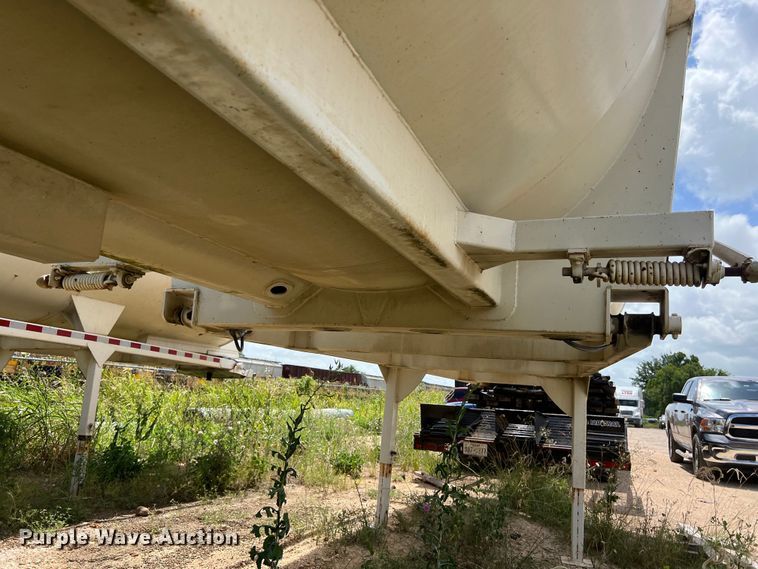 image for item LU9953 2013 CTS HRD 32 end dump trailer