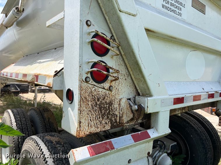 image for item LU9953 2013 CTS HRD 32 end dump trailer