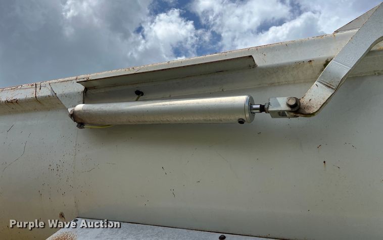 image for item LU9953 2013 CTS HRD 32 end dump trailer