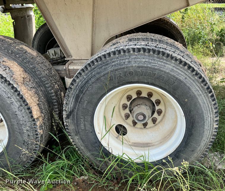 image for item LU9953 2013 CTS HRD 32 end dump trailer