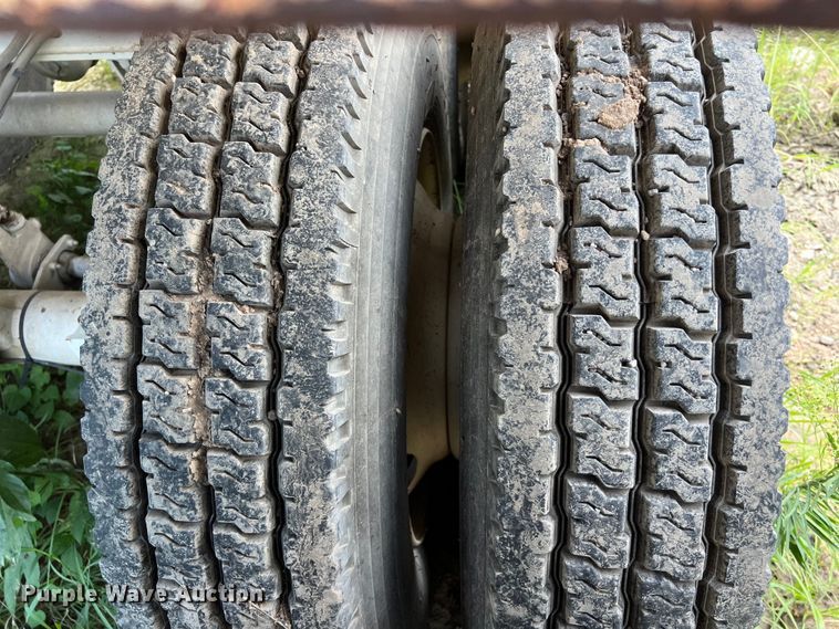 image for item LU9953 2013 CTS HRD 32 end dump trailer