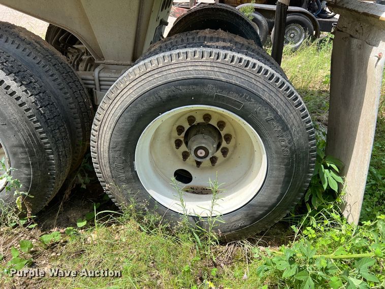 image for item LU9953 2013 CTS HRD 32 end dump trailer