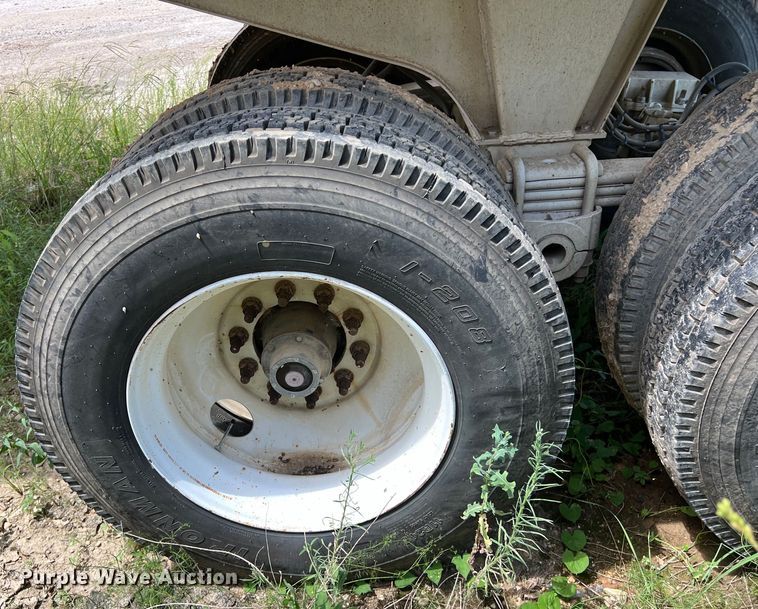 image for item LU9953 2013 CTS HRD 32 end dump trailer