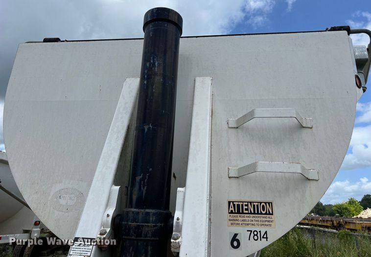 image for item LU9954 2013 CTS HRD 32 end dump trailer