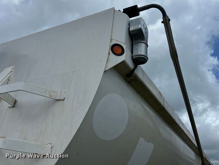 image for item LU9954 2013 CTS HRD 32 end dump trailer