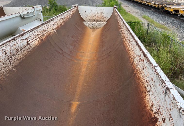 image for item LU9954 2013 CTS HRD 32 end dump trailer