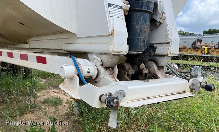 image for item LU9954 2013 CTS HRD 32 end dump trailer