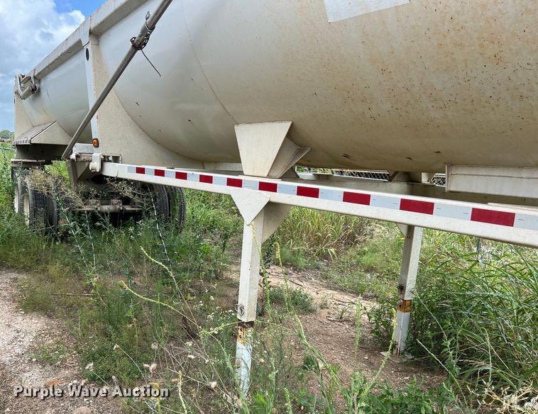 image for item LU9954 2013 CTS HRD 32 end dump trailer