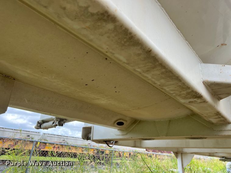 image for item LU9954 2013 CTS HRD 32 end dump trailer