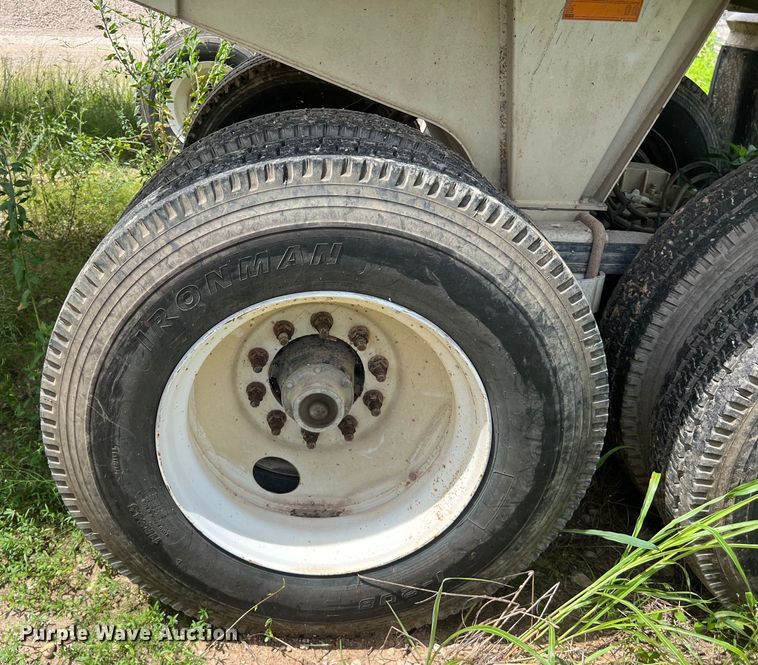 image for item LU9954 2013 CTS HRD 32 end dump trailer