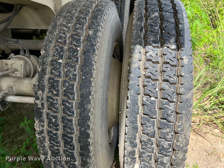 image for item LU9954 2013 CTS HRD 32 end dump trailer