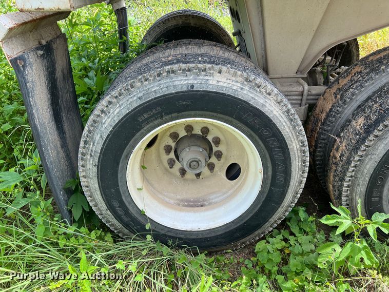 image for item LU9954 2013 CTS HRD 32 end dump trailer