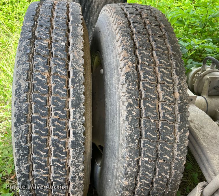 image for item LU9954 2013 CTS HRD 32 end dump trailer