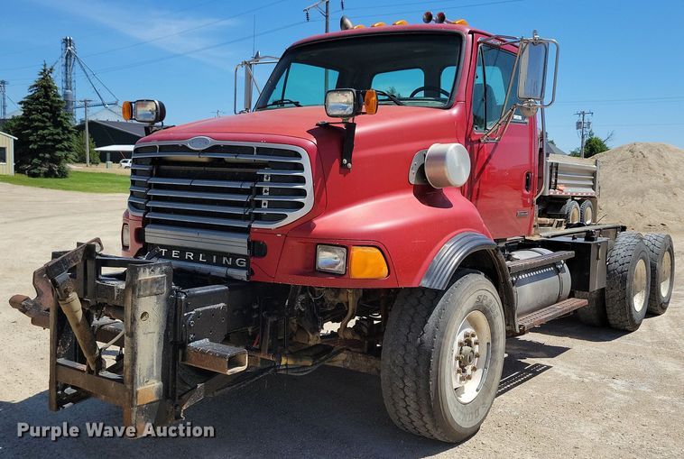 image for item MO9200 2003 Sterling LT9500 dump truck