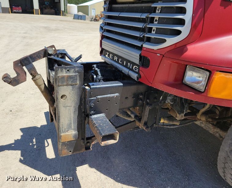image for item MO9200 2003 Sterling LT9500 dump truck