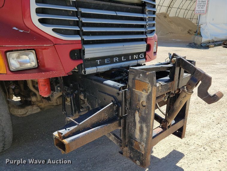 image for item MO9200 2003 Sterling LT9500 dump truck