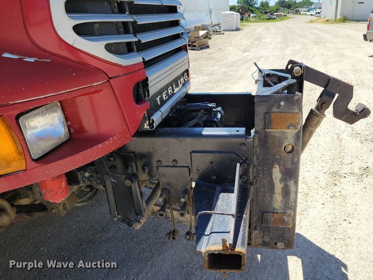 image for item MO9200 2003 Sterling LT9500 dump truck