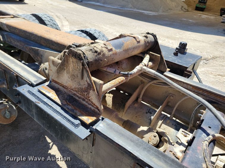 image for item MO9200 2003 Sterling LT9500 dump truck