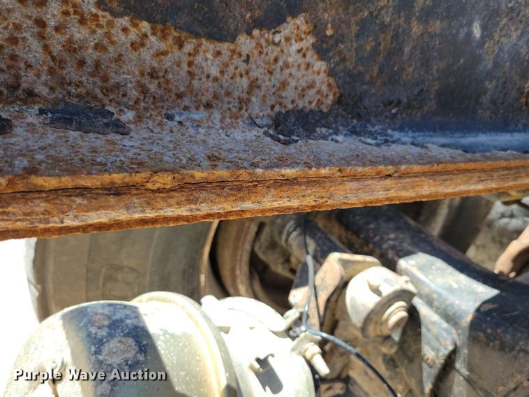 image for item MO9200 2003 Sterling LT9500 dump truck