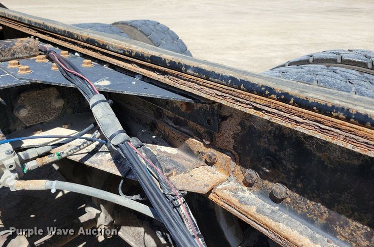 image for item MO9200 2003 Sterling LT9500 dump truck