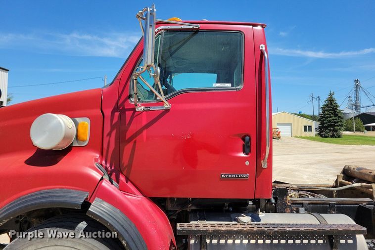image for item MO9200 2003 Sterling LT9500 dump truck