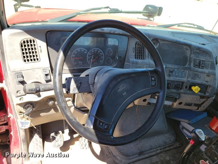 image for item MO9200 2003 Sterling LT9500 dump truck