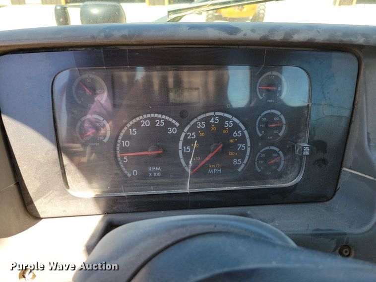 image for item MO9200 2003 Sterling LT9500 dump truck