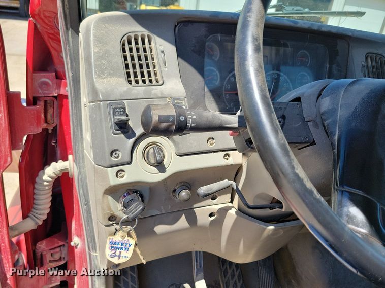 image for item MO9200 2003 Sterling LT9500 dump truck