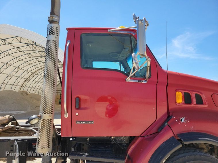 image for item MO9200 2003 Sterling LT9500 dump truck