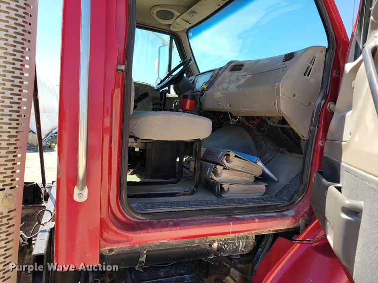 image for item MO9200 2003 Sterling LT9500 dump truck