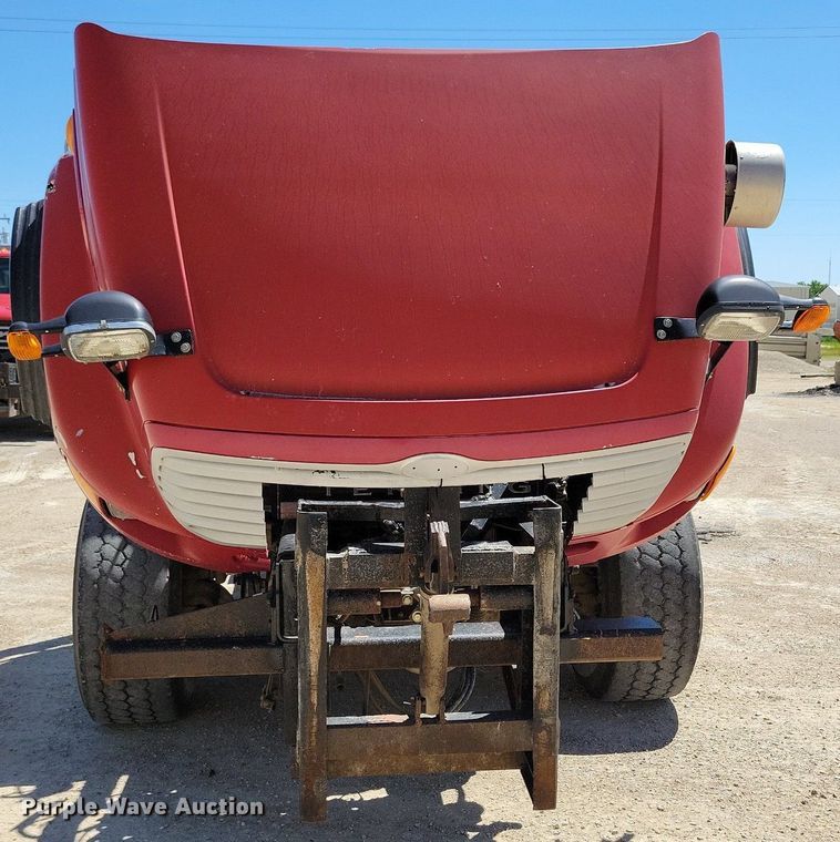 image for item MO9200 2003 Sterling LT9500 dump truck