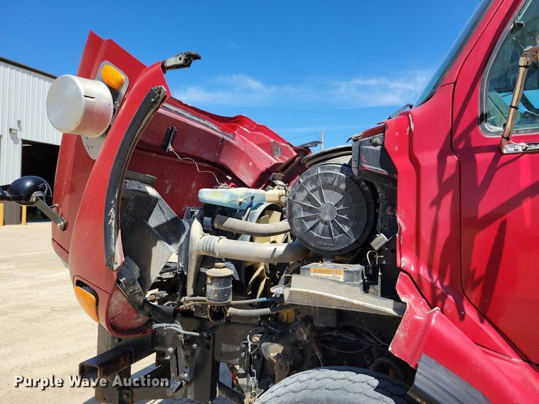 image for item MO9200 2003 Sterling LT9500 dump truck