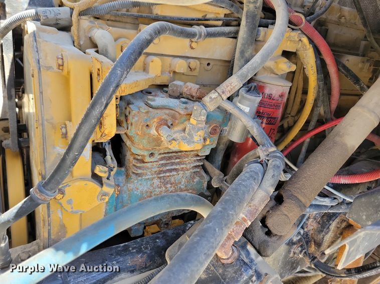 image for item MO9200 2003 Sterling LT9500 dump truck