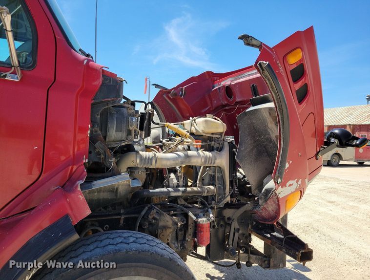 image for item MO9200 2003 Sterling LT9500 dump truck