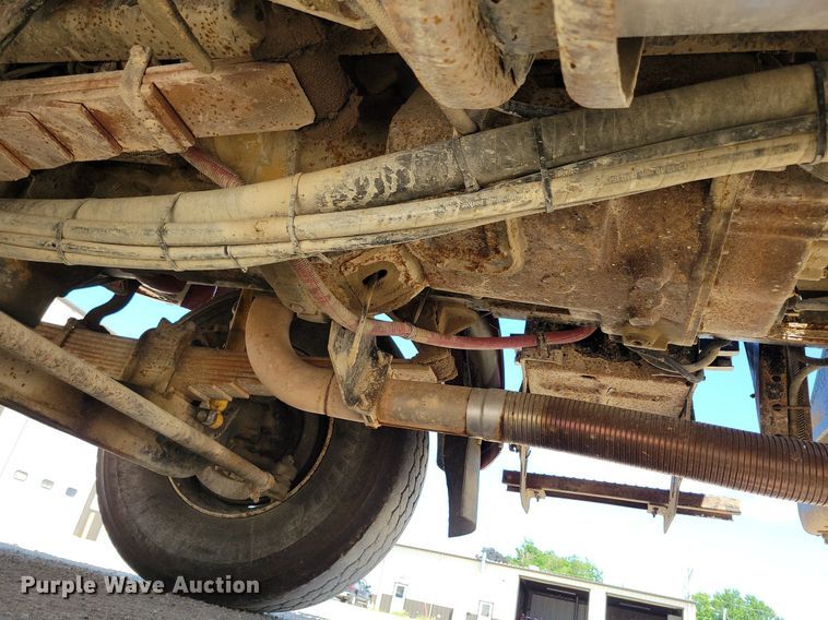 image for item MO9200 2003 Sterling LT9500 dump truck