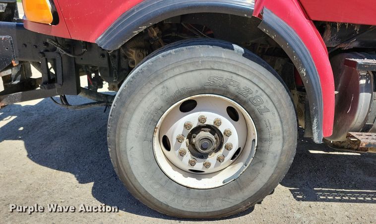 image for item MO9200 2003 Sterling LT9500 dump truck