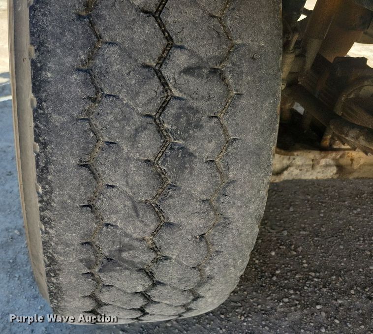 image for item MO9200 2003 Sterling LT9500 dump truck