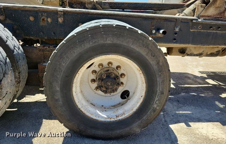 image for item MO9200 2003 Sterling LT9500 dump truck