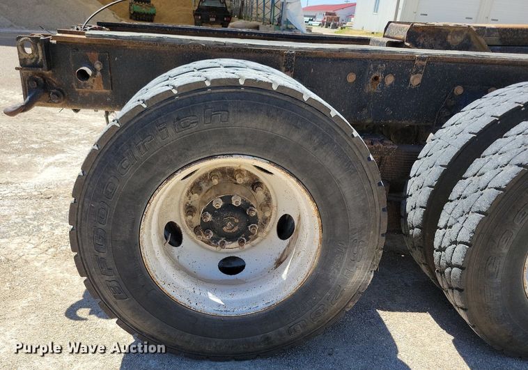 image for item MO9200 2003 Sterling LT9500 dump truck