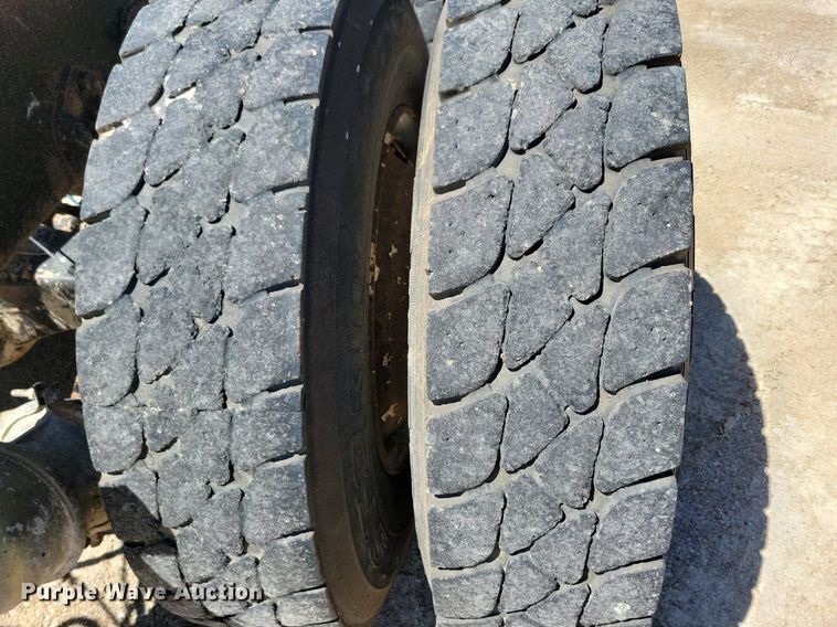 image for item MO9200 2003 Sterling LT9500 dump truck