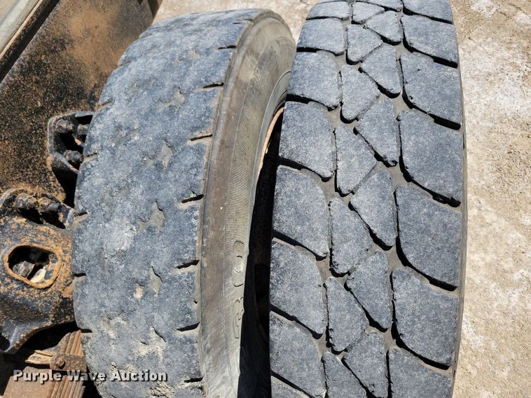 image for item MO9200 2003 Sterling LT9500 dump truck